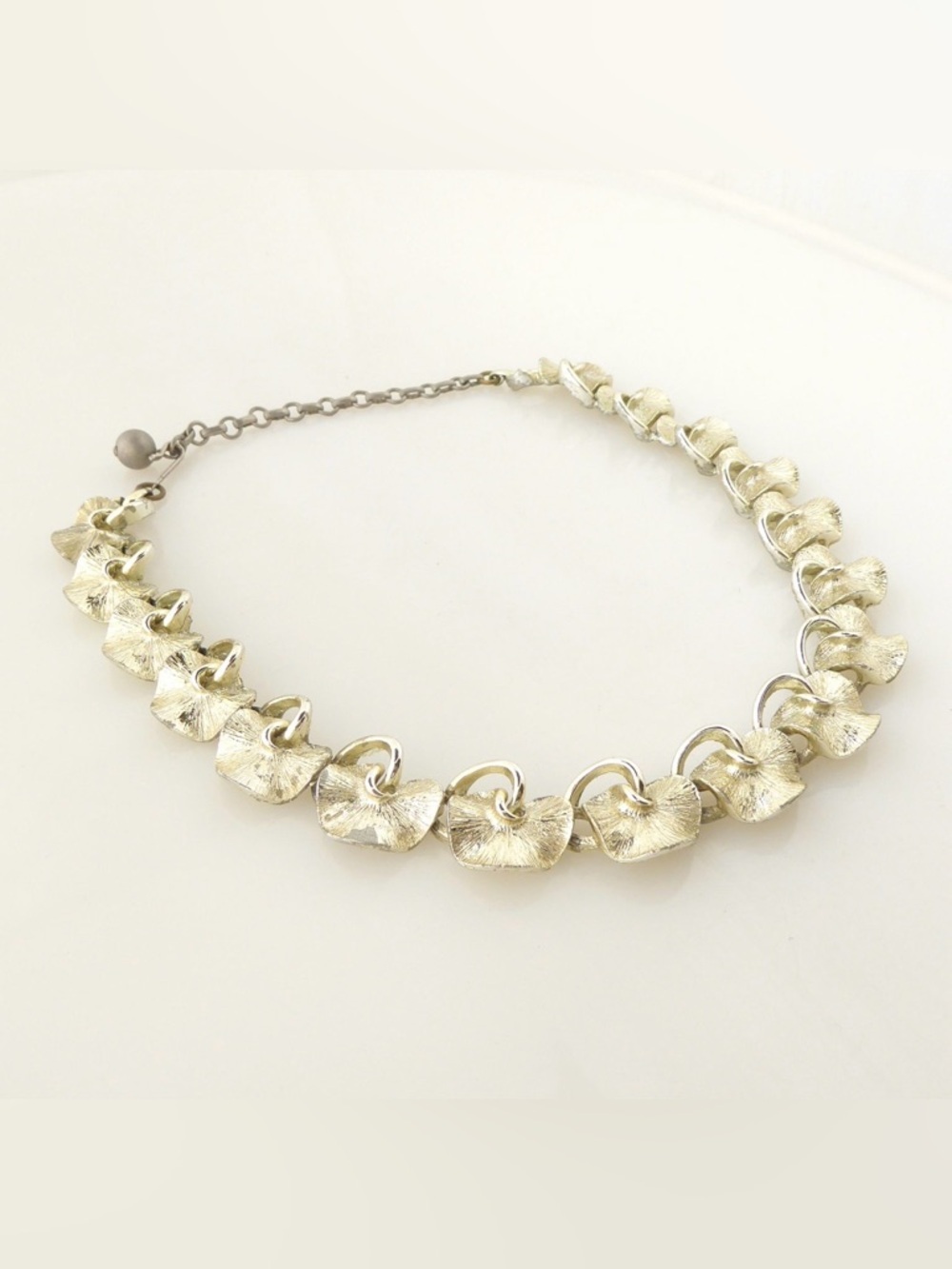 LISNER | 1960s LightGold Lily Pad Statement Sculptural Designer Costume Necklace